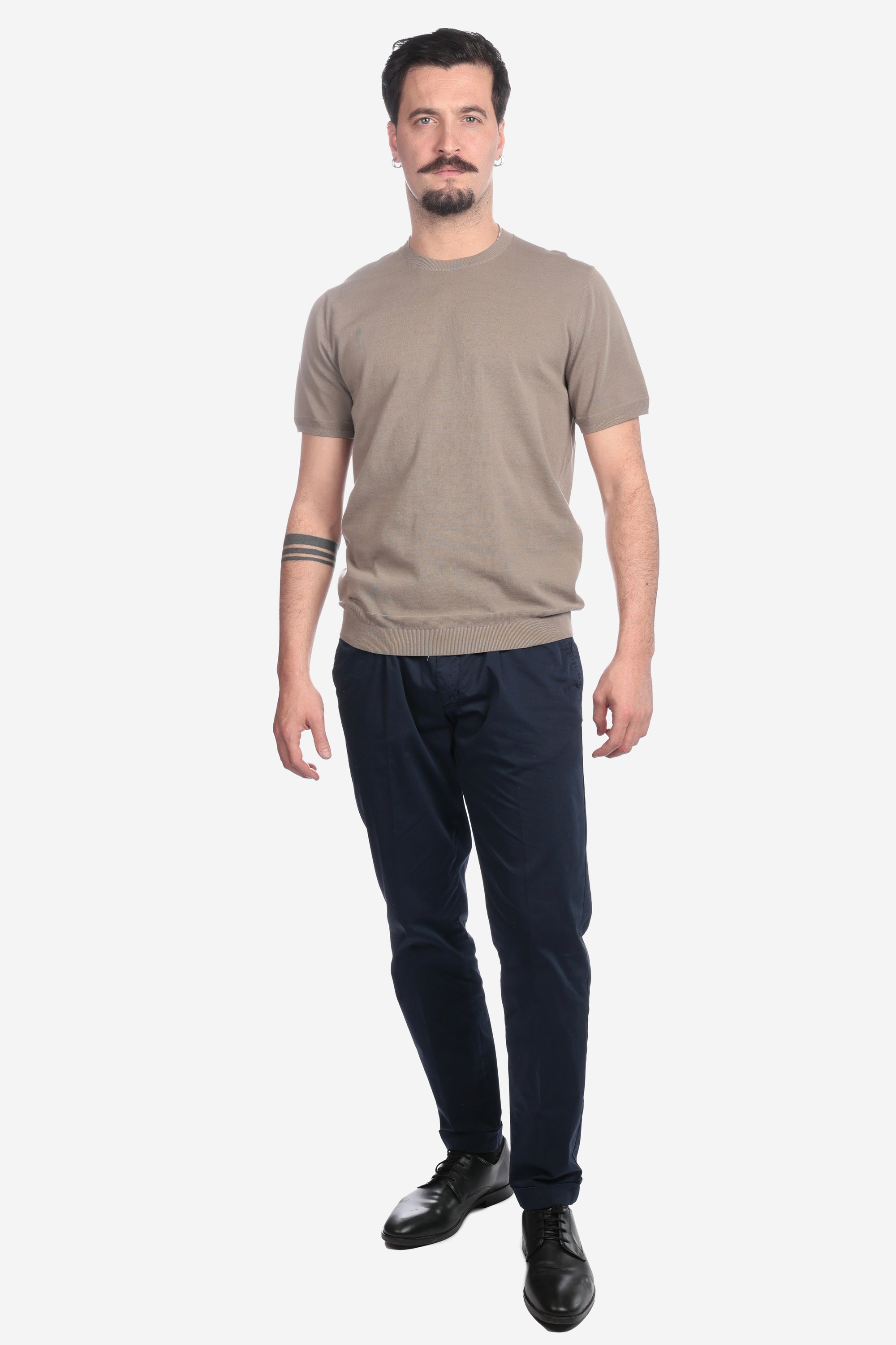 SOLID COLOR CREW NECK SWEATER