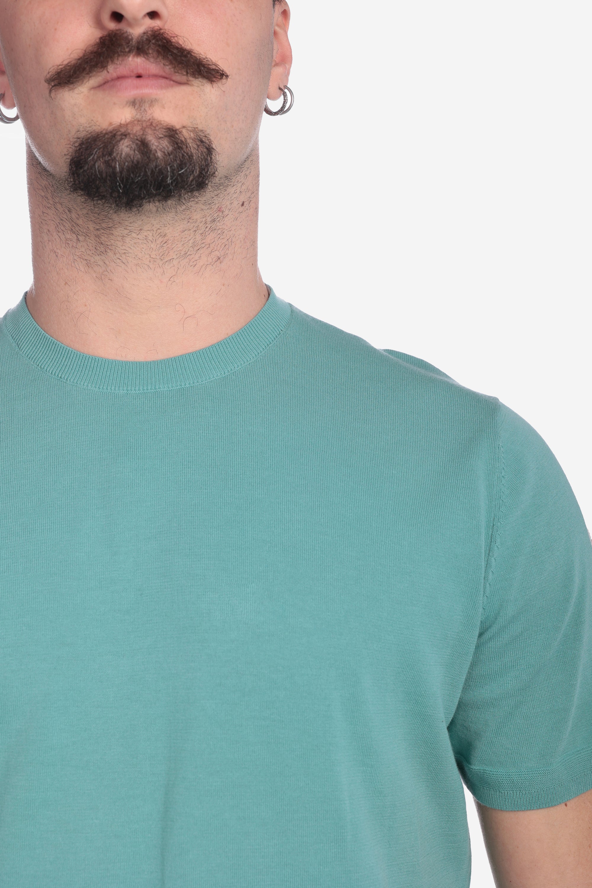 SOLID COLOR CREW NECK SWEATER