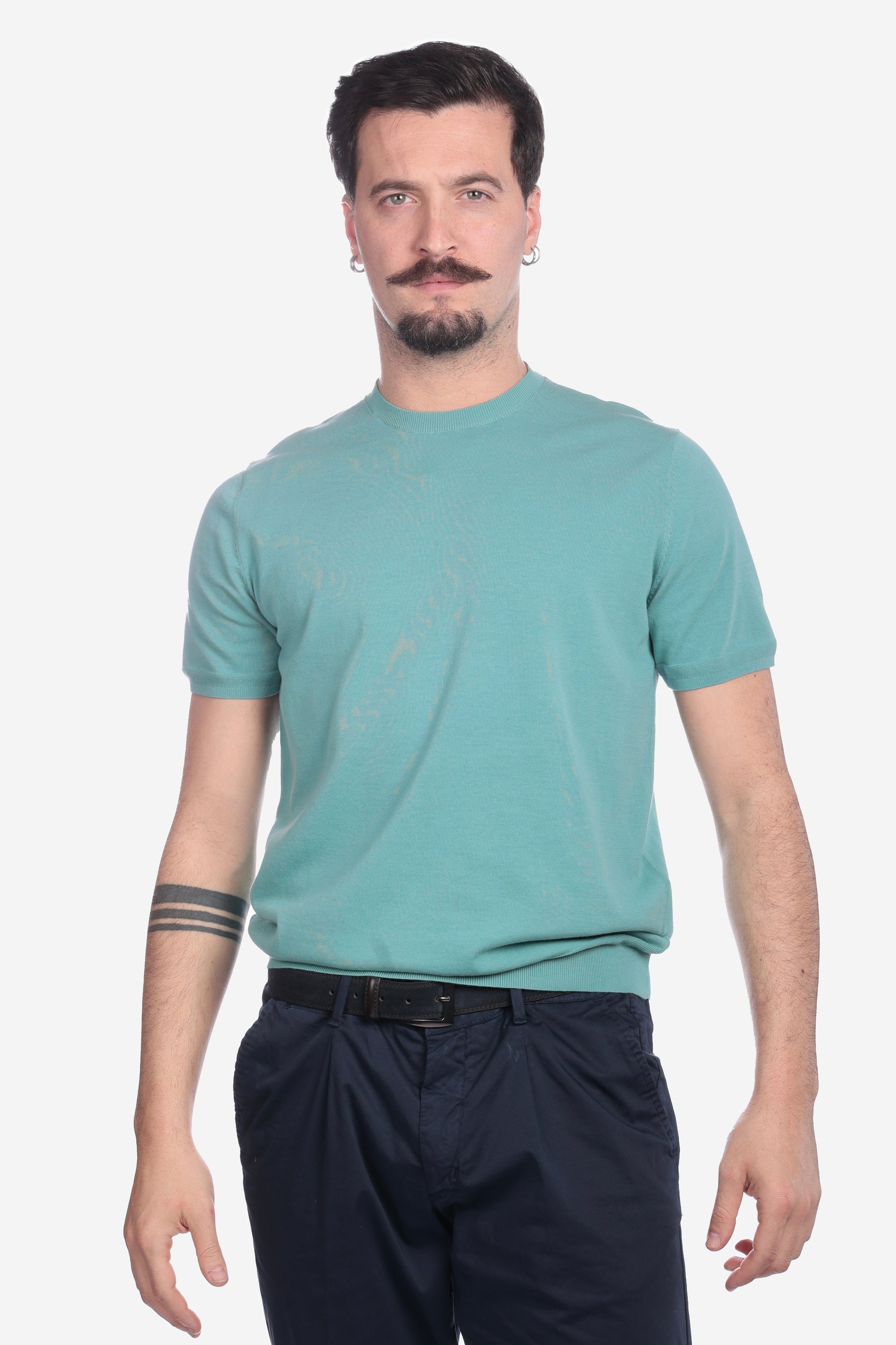 SOLID COLOR CREW NECK SWEATER
