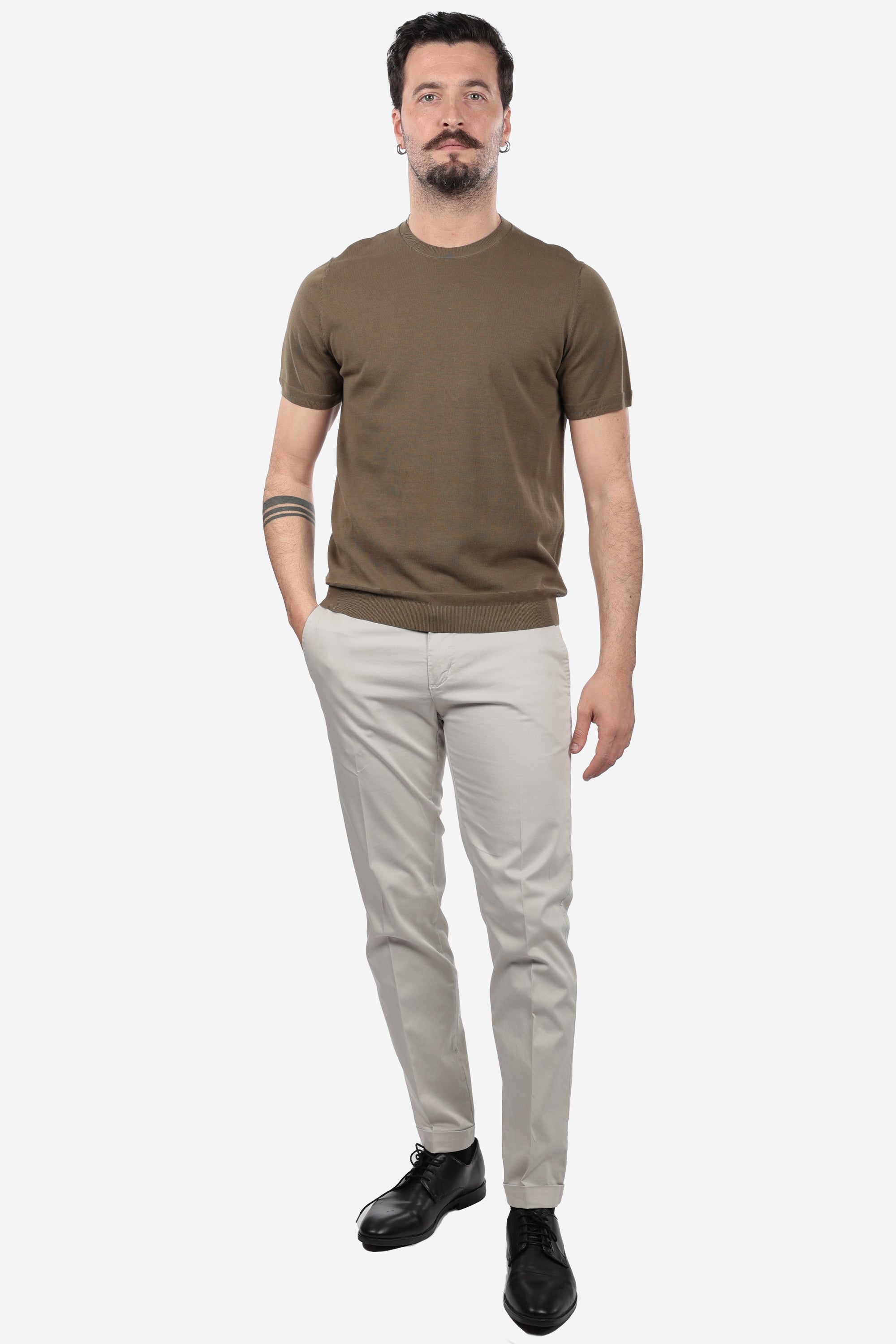 SOLID COLOR CREW NECK SWEATER