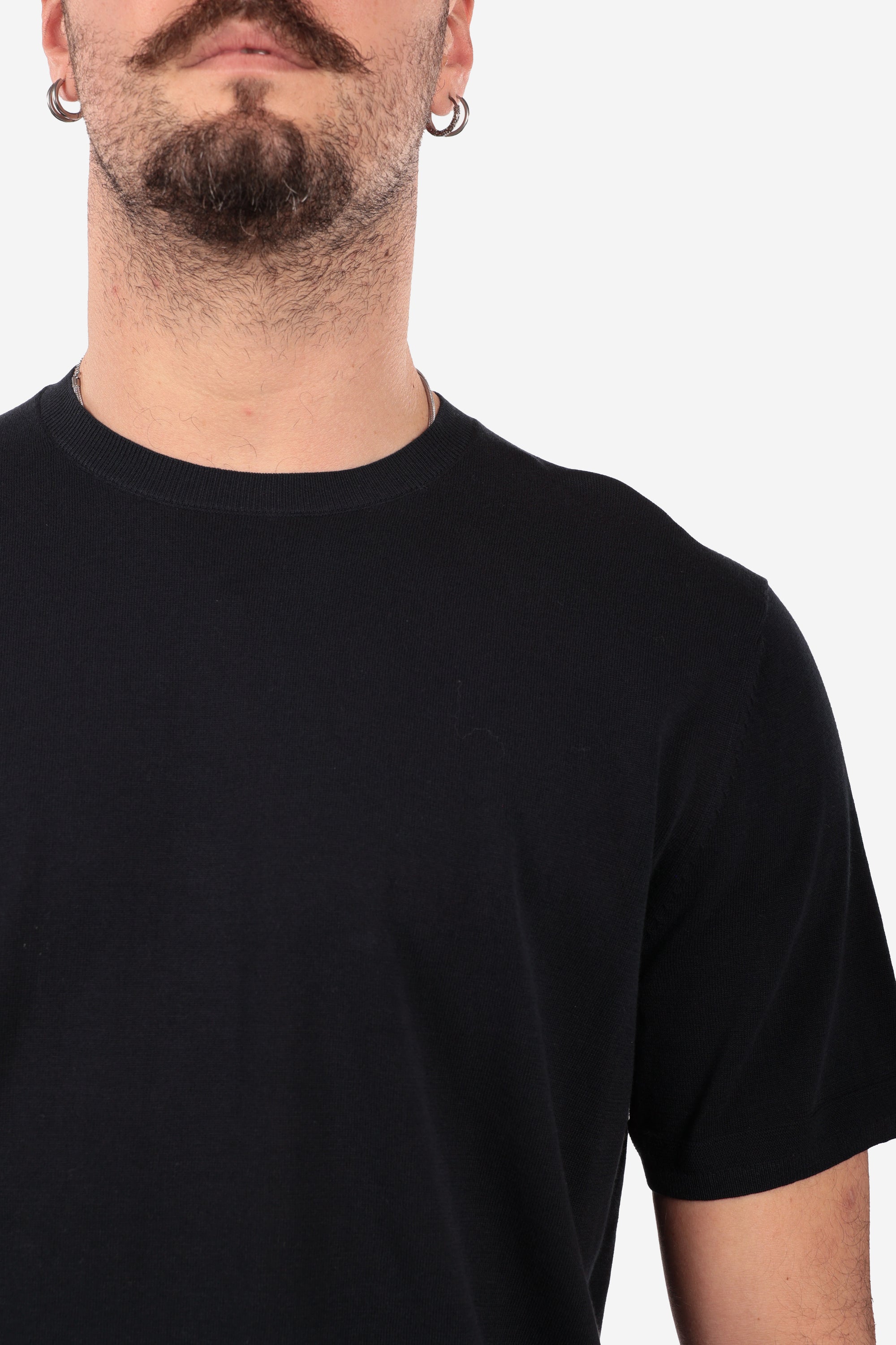 SOLID COLOR CREW NECK SWEATER