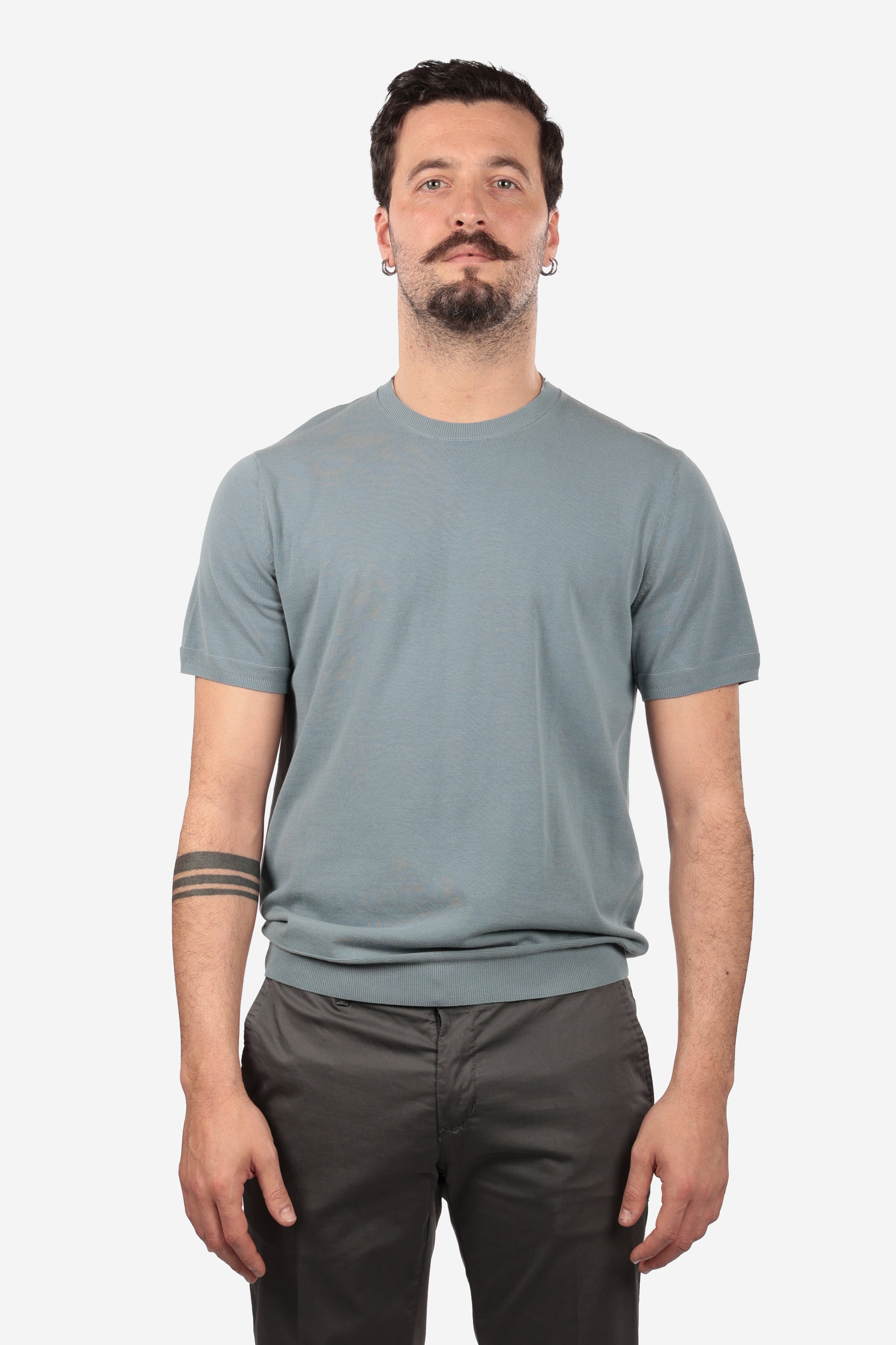 SOLID COLOR CREW NECK SWEATER