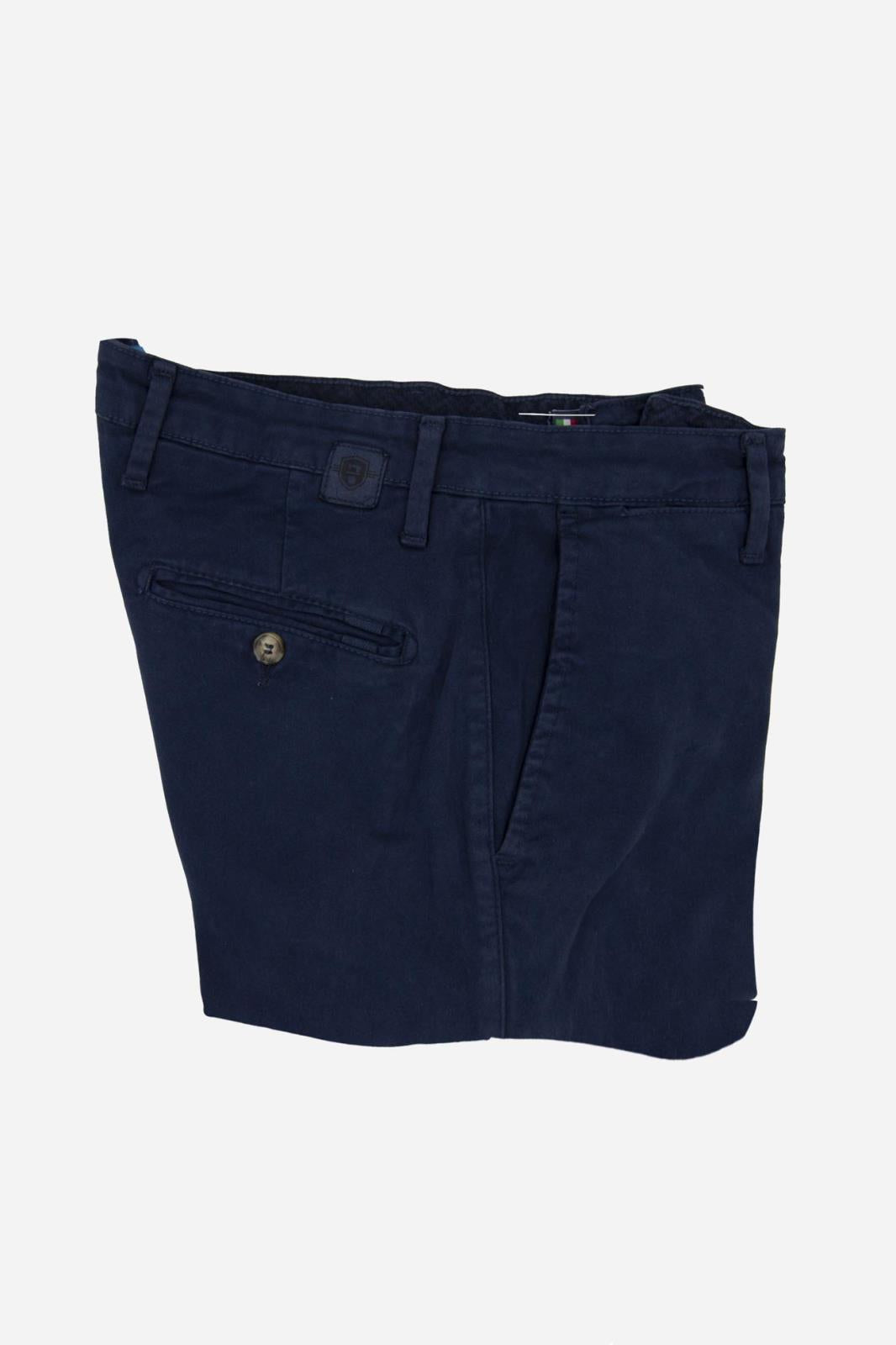 Pantalone raso slim fit capri