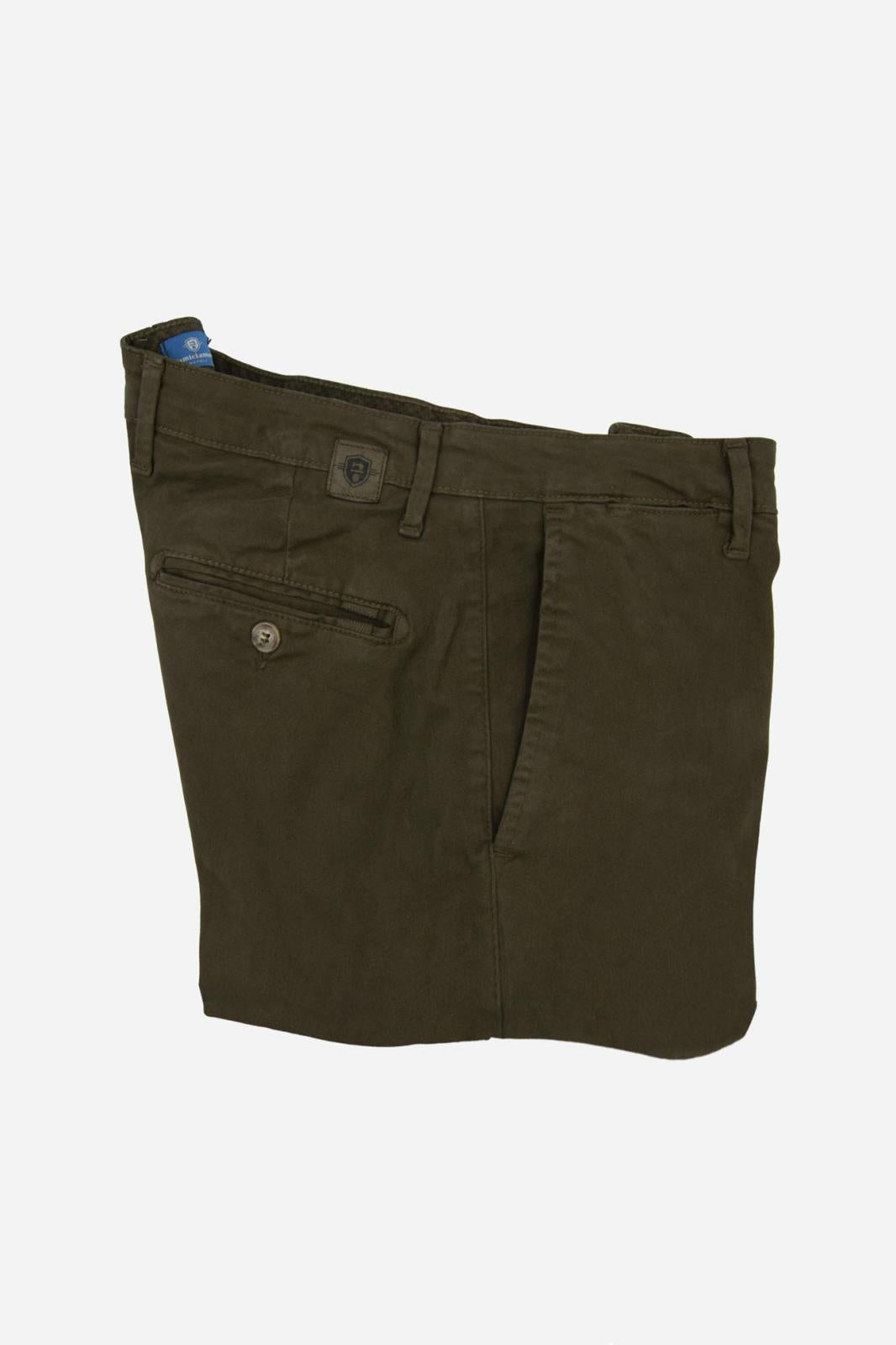 Pantalone raso slim fit capri