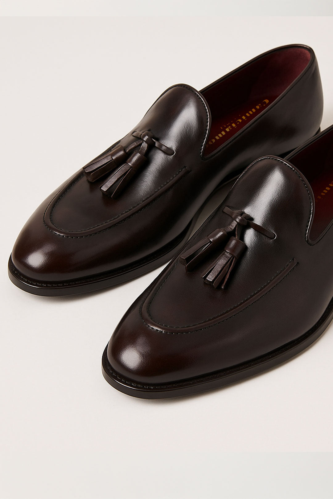 Scarpa in pelle abrasivata con nappa
