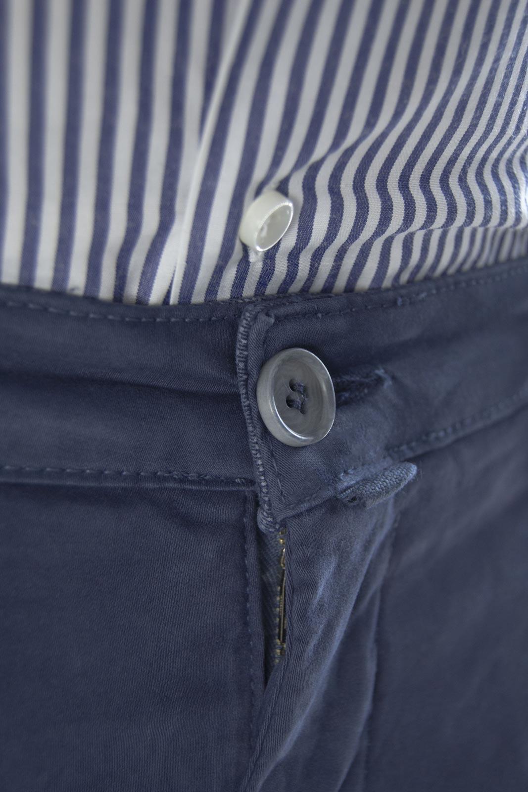 Pantalone raso slim fit capri