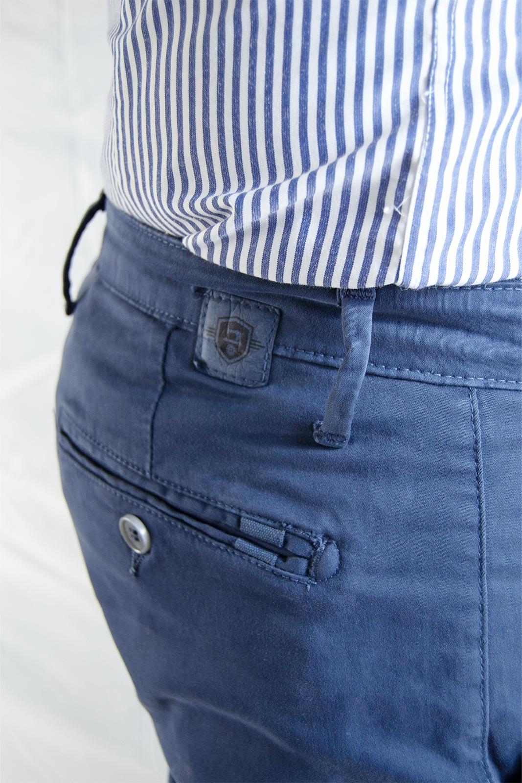 Pantalone raso slim fit capri