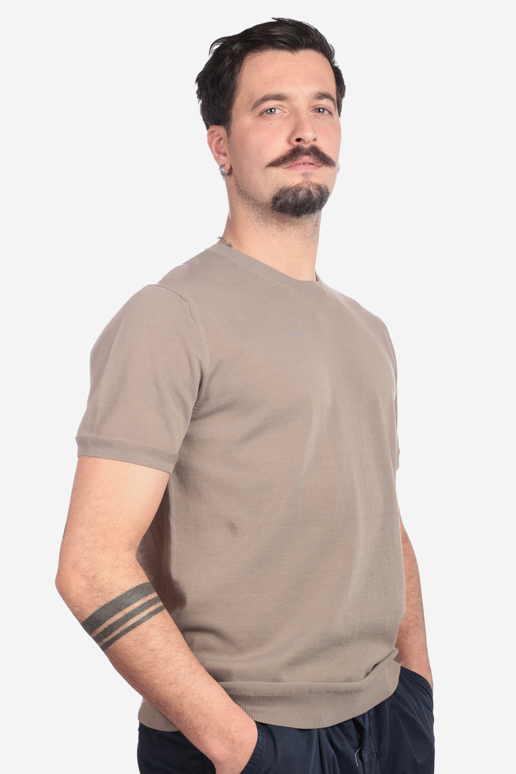 Maglia girocollo tinta unita