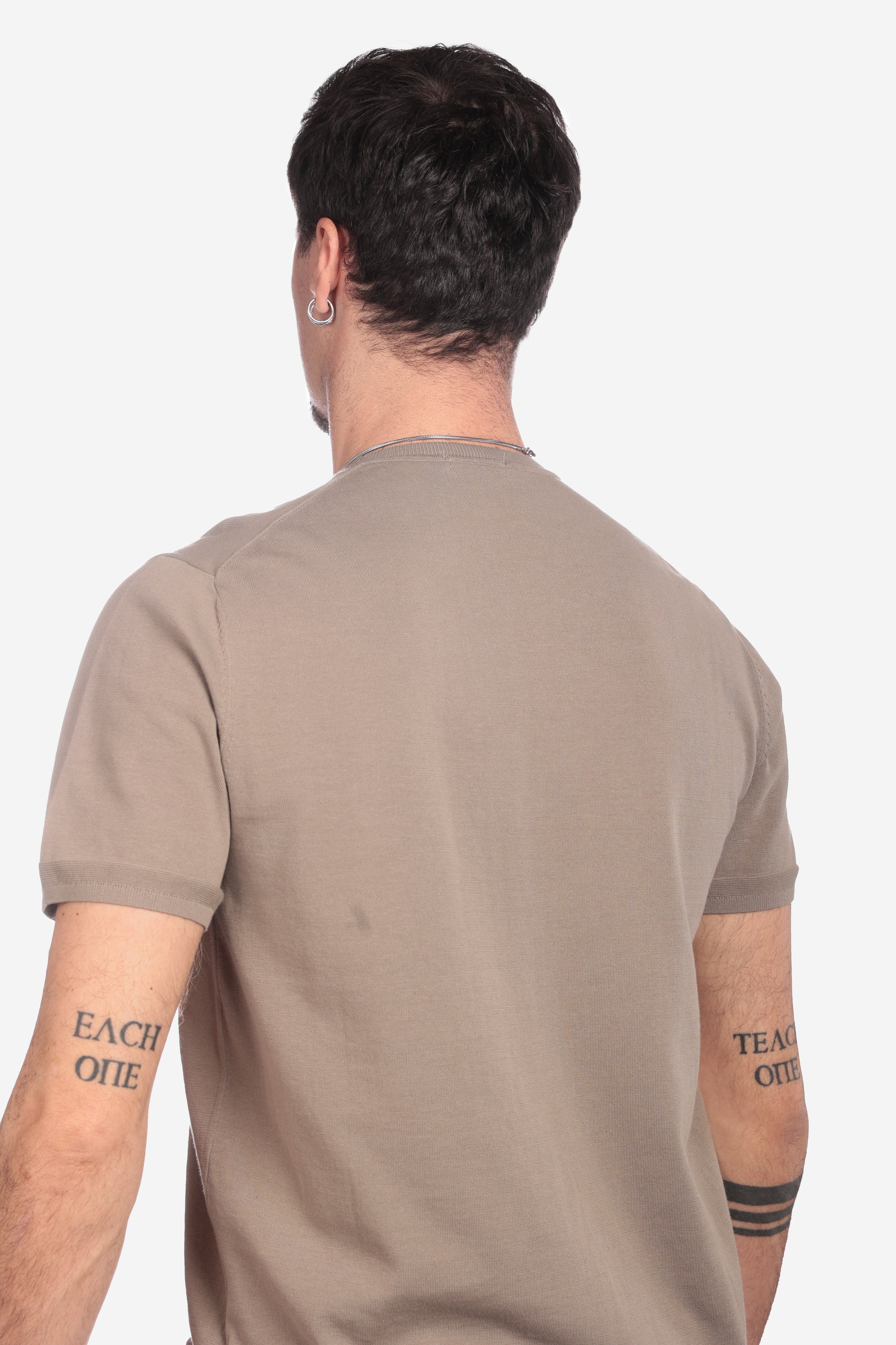 Maglia girocollo tinta unita