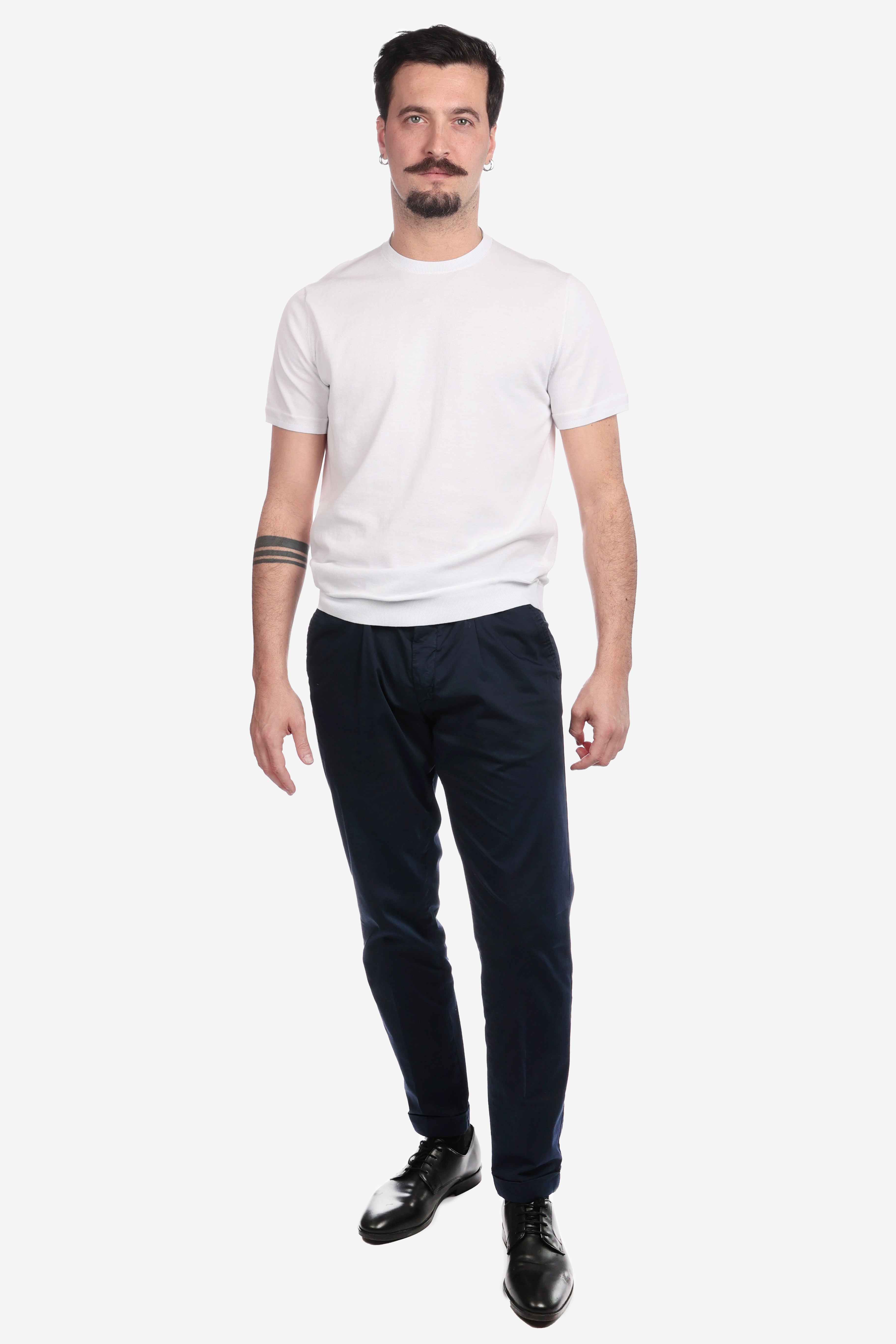 Maglia girocollo tinta unita