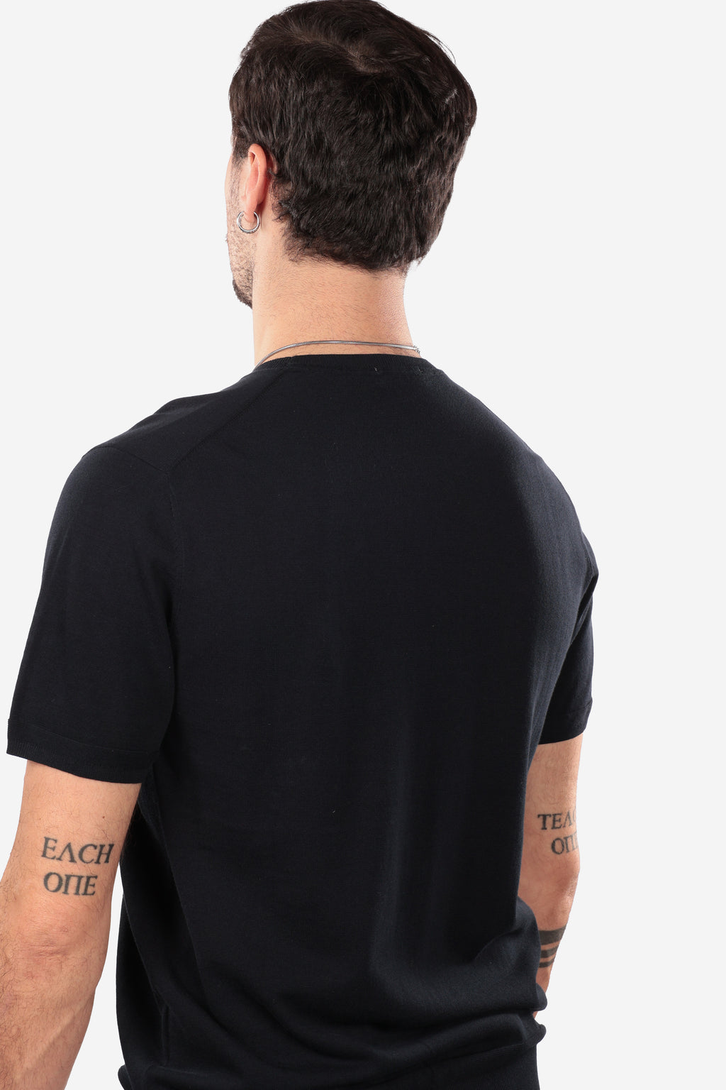 Maglia girocollo tinta unita