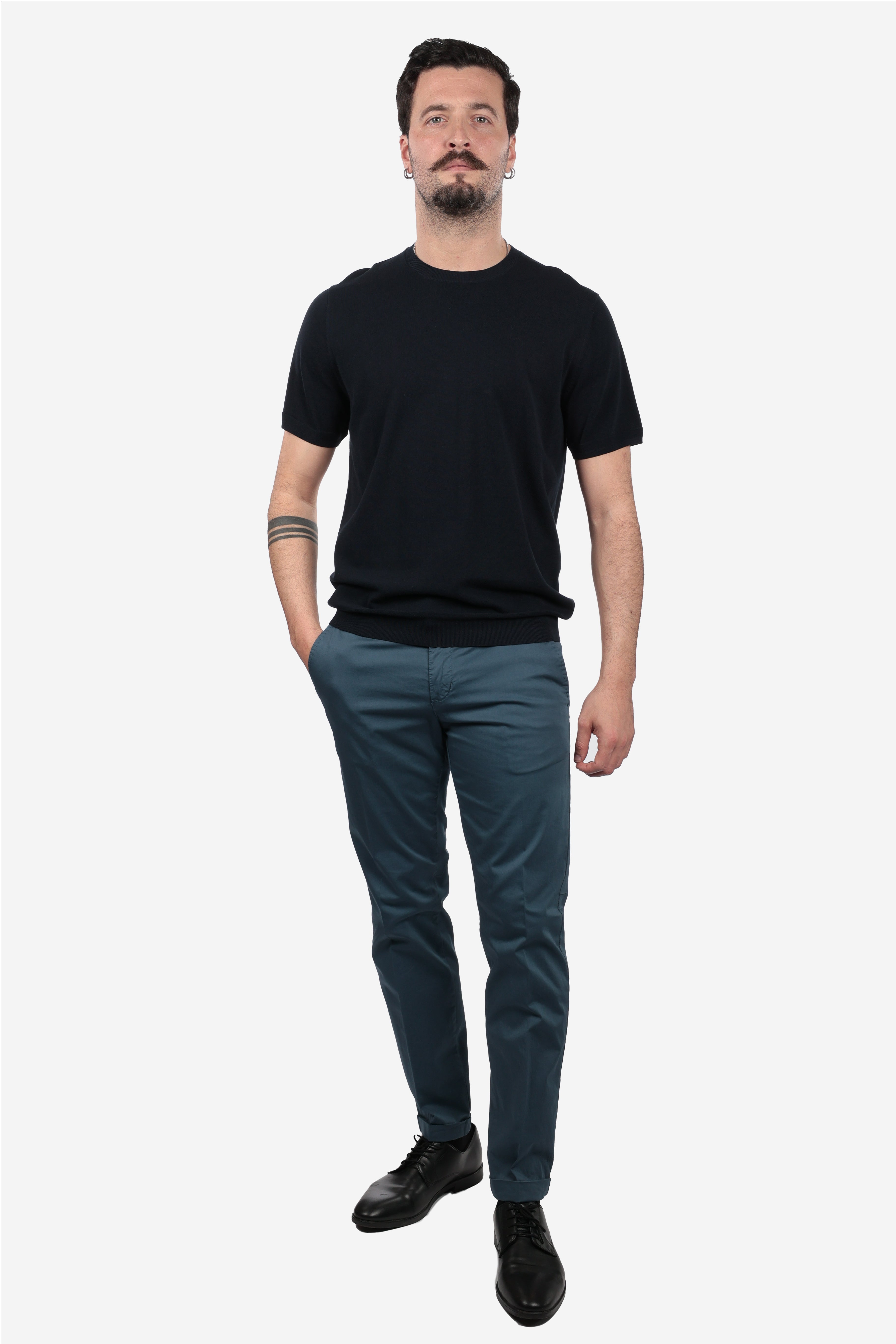 Maglia girocollo tinta unita