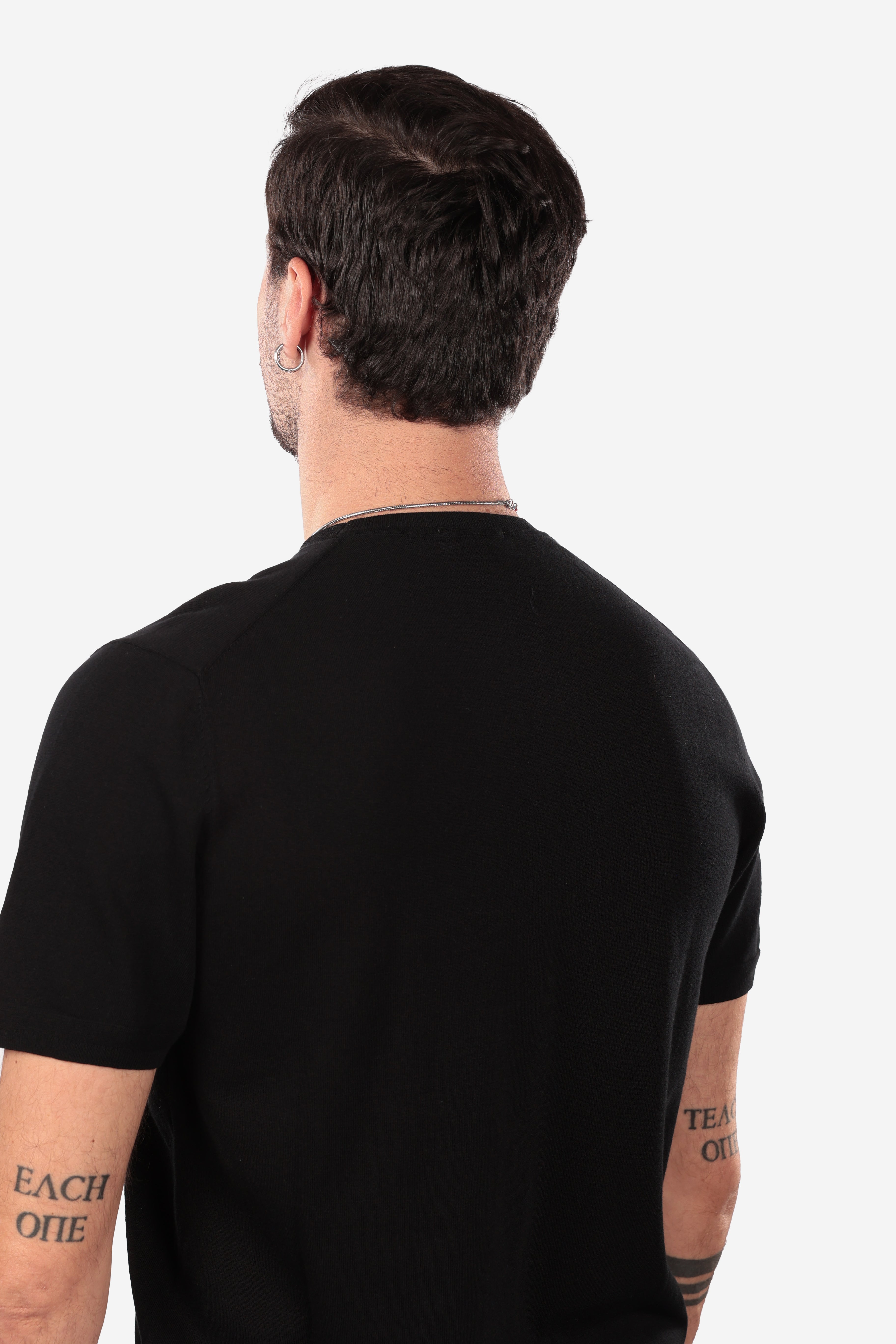 Maglia girocollo tinta unita