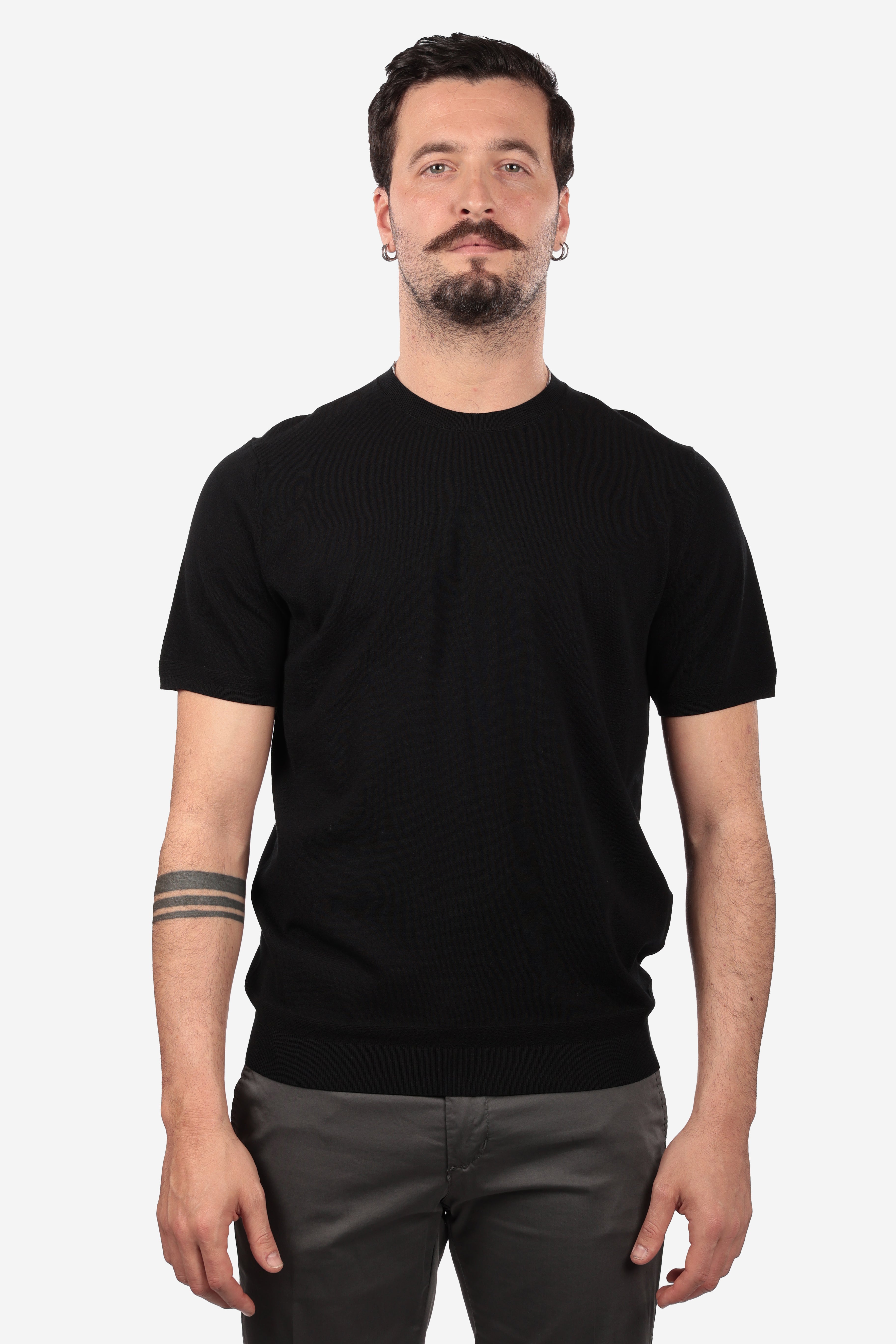 Maglia girocollo tinta unita