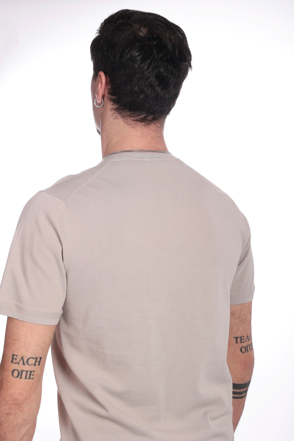 Maglia girocollo tinta unita
