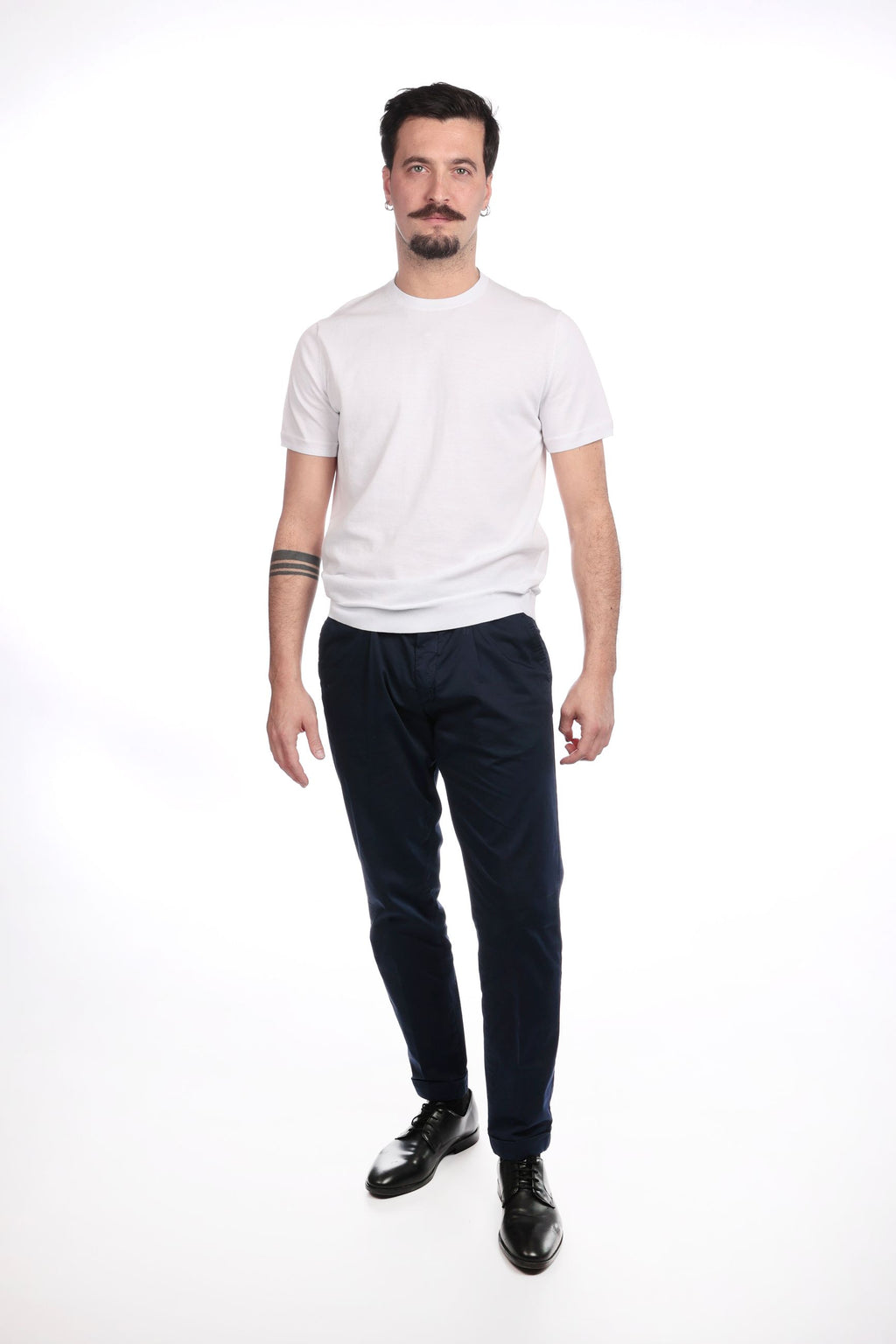 Maglia girocollo tinta unita