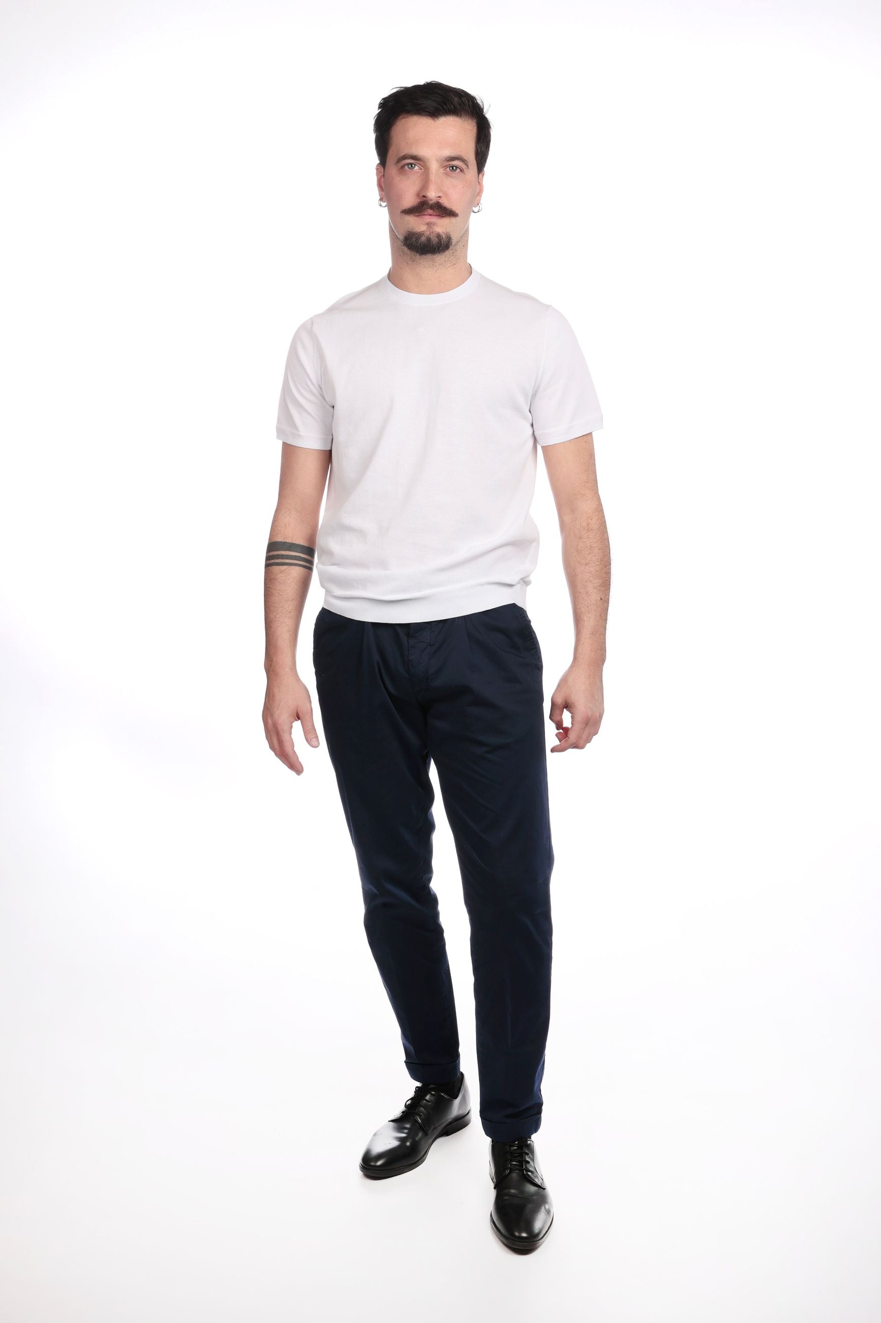 Maglia girocollo tinta unita