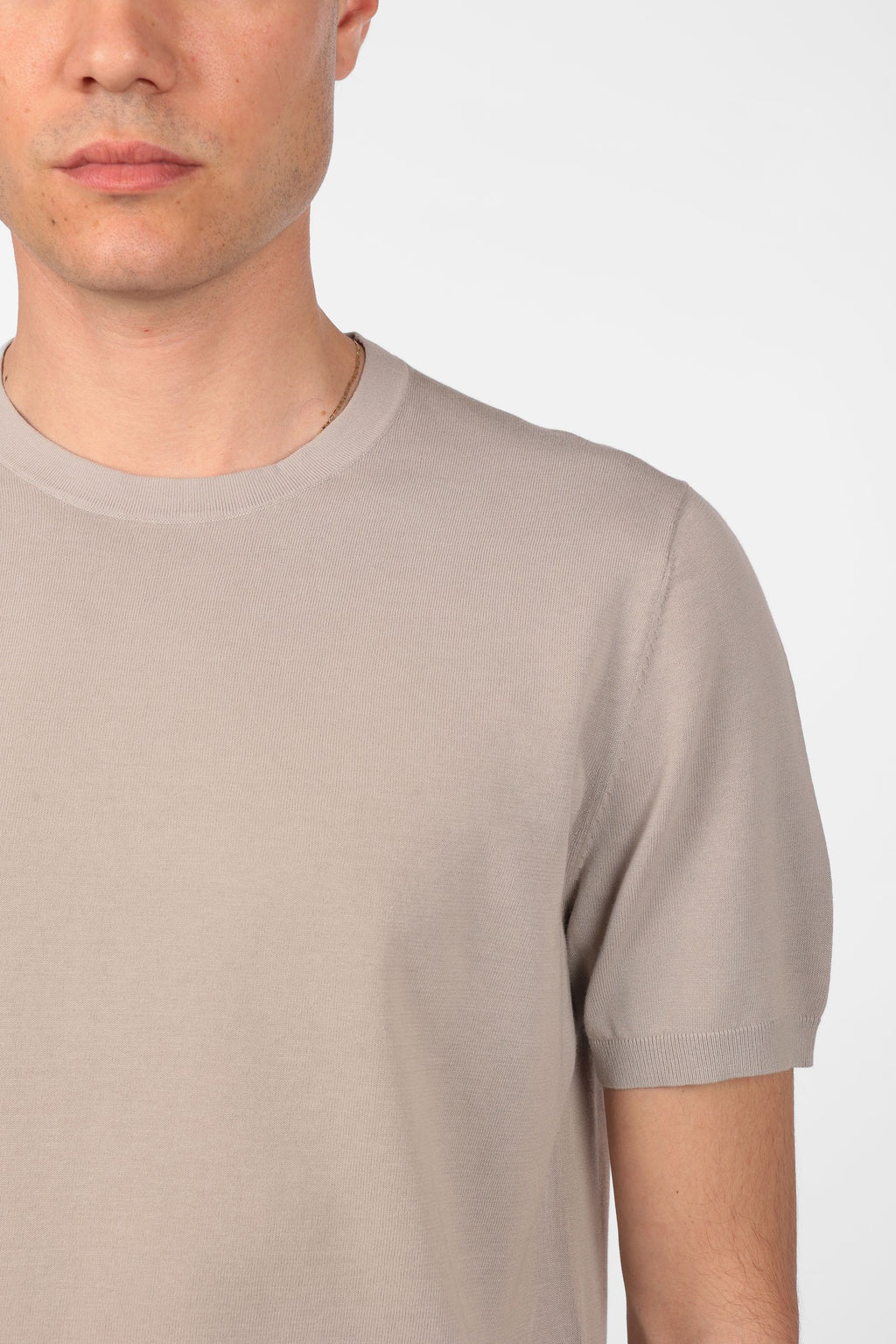 Maglia girocollo tinta unita