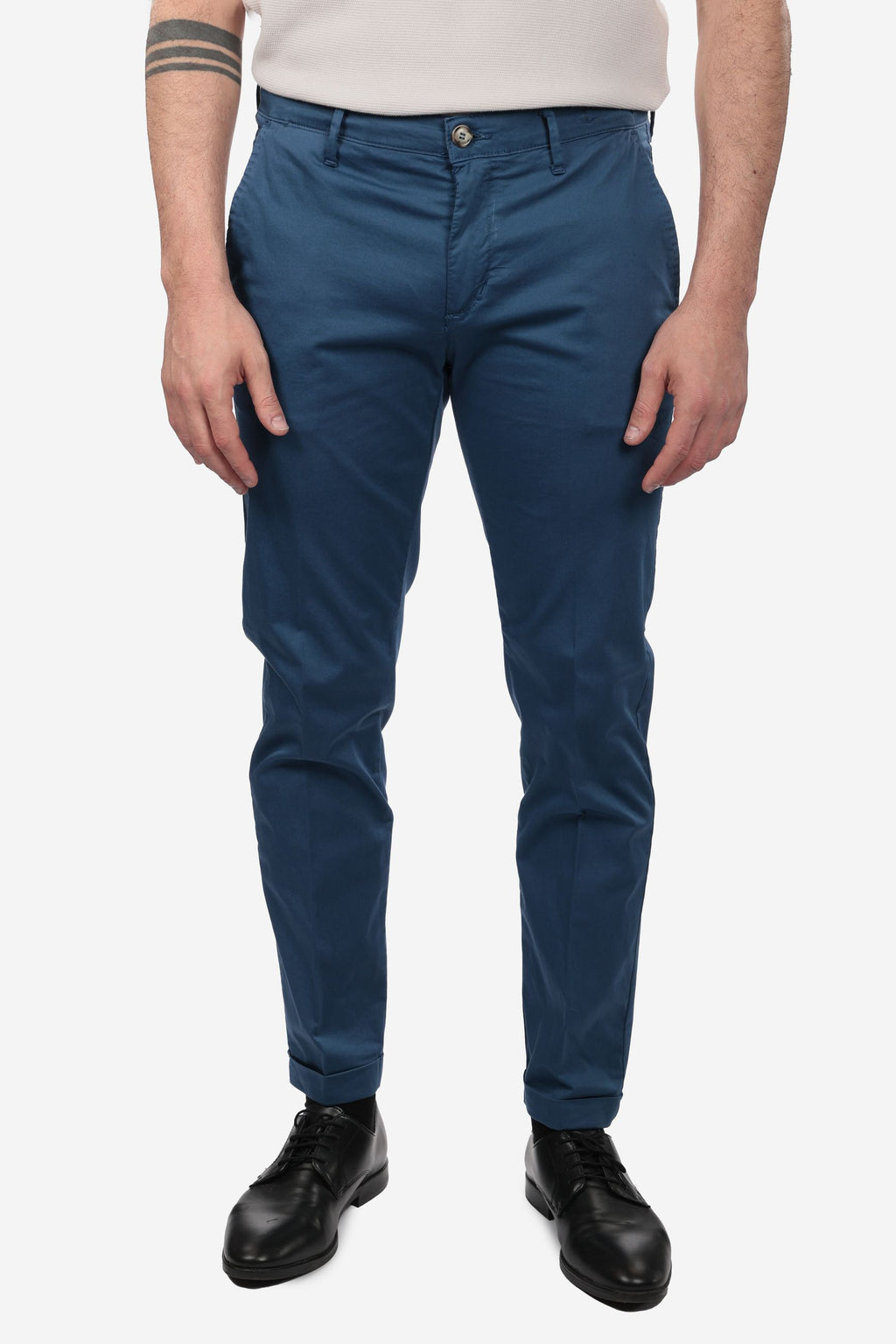 Carpi fit trousers in cool cotton satin