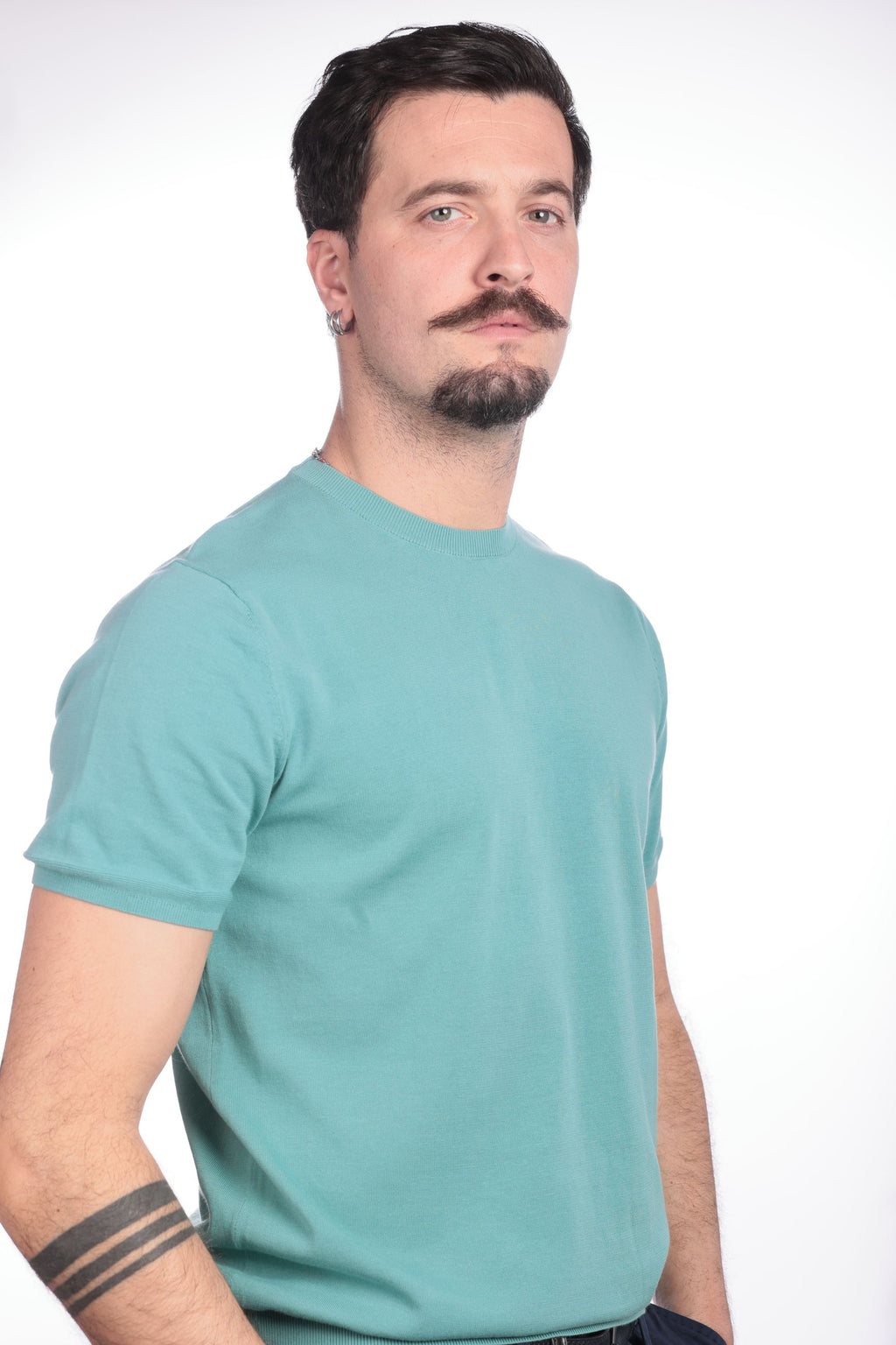 Maglia girocollo tinta unita