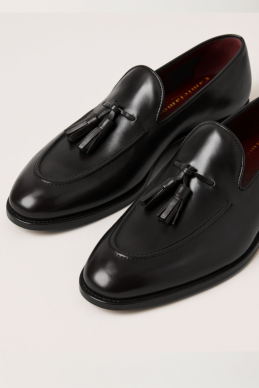 Scarpa in pelle abrasivata con nappa