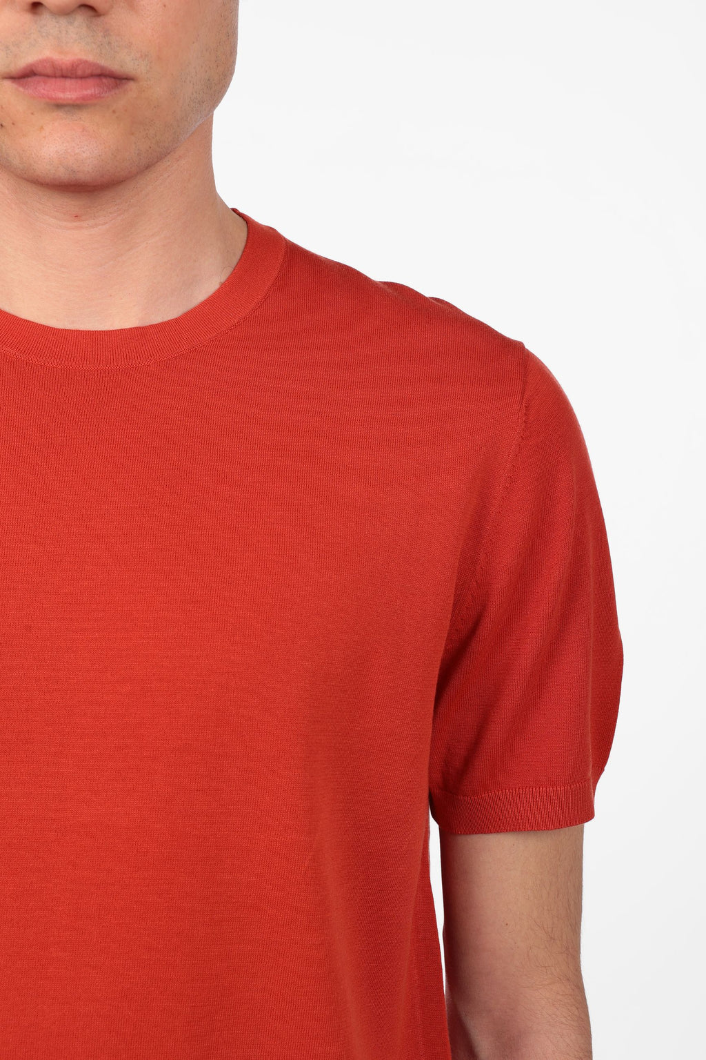 Maglia girocollo tinta unita