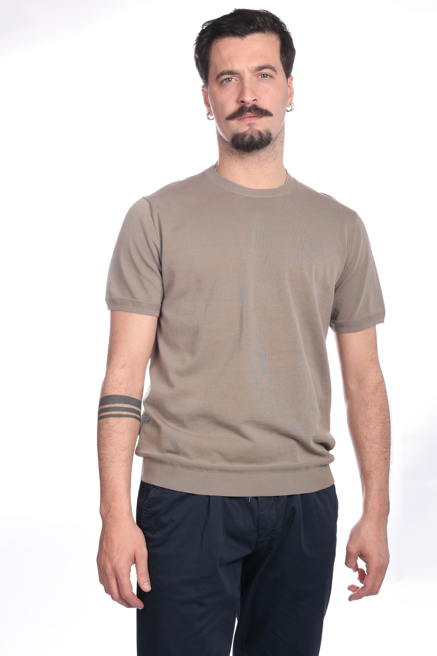 Maglia girocollo tinta unita