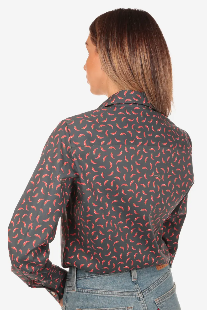 Camicia donna in cotone con fantasia cornetti rossi portafortuna su sfondo blu scuro