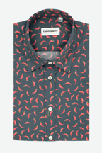 Camicia donna in cotone con fantasia cornetti rossi portafortuna su sfondo blu scuro