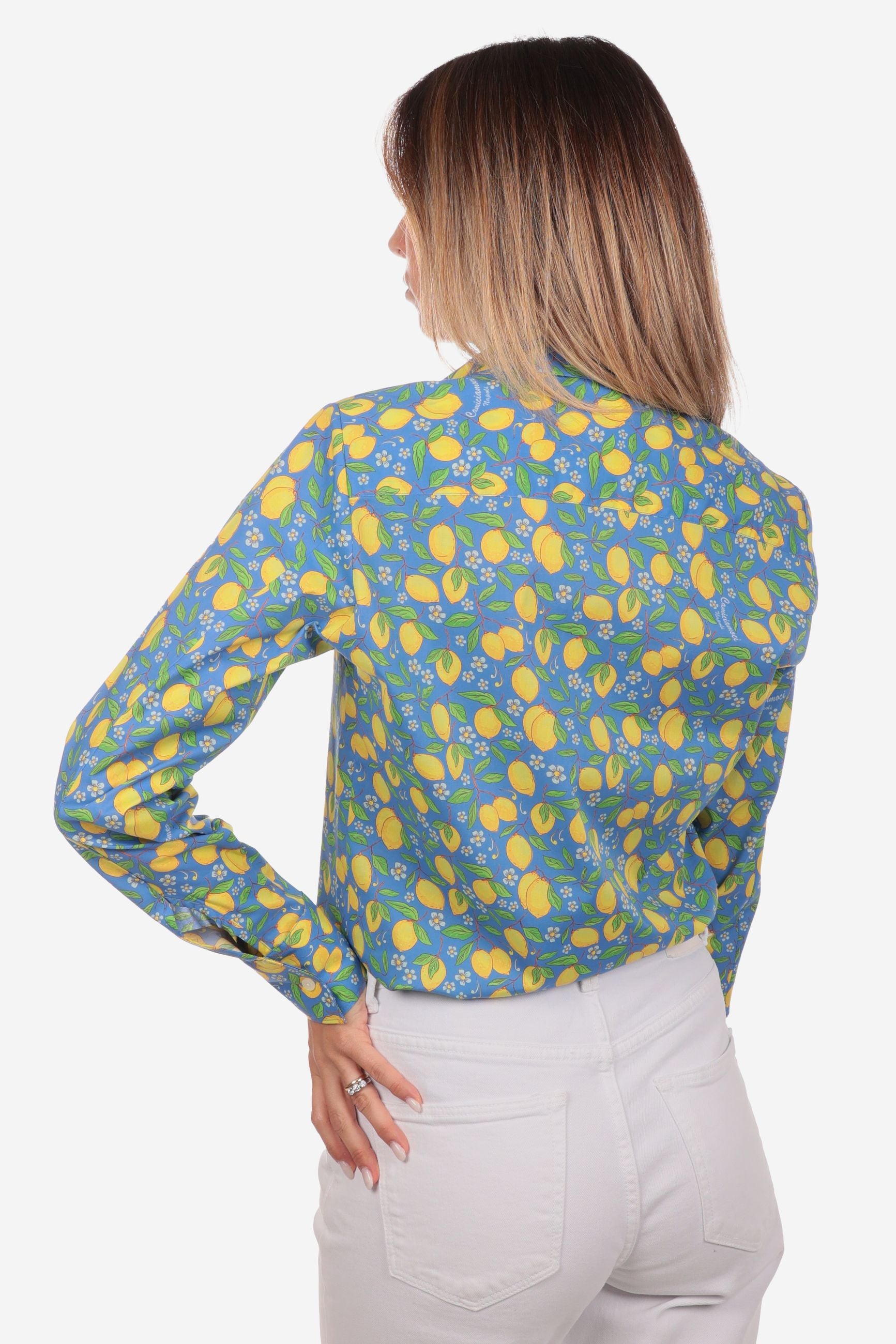 Camicia donna in cotone con fantasia limoni gialli su sfondo azzurro Positano