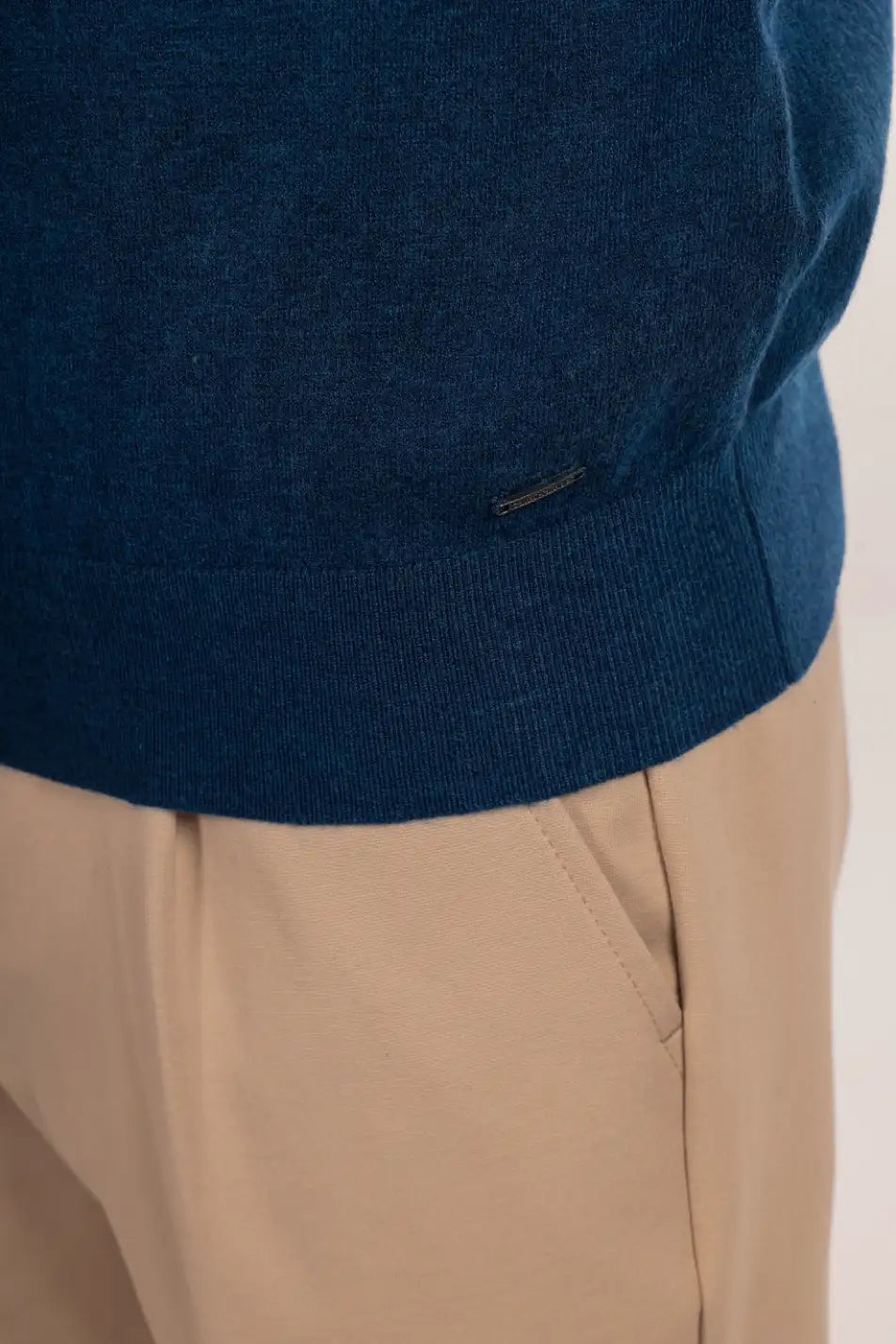 Maglia girocollo tessuto antiallergico effetto lanato