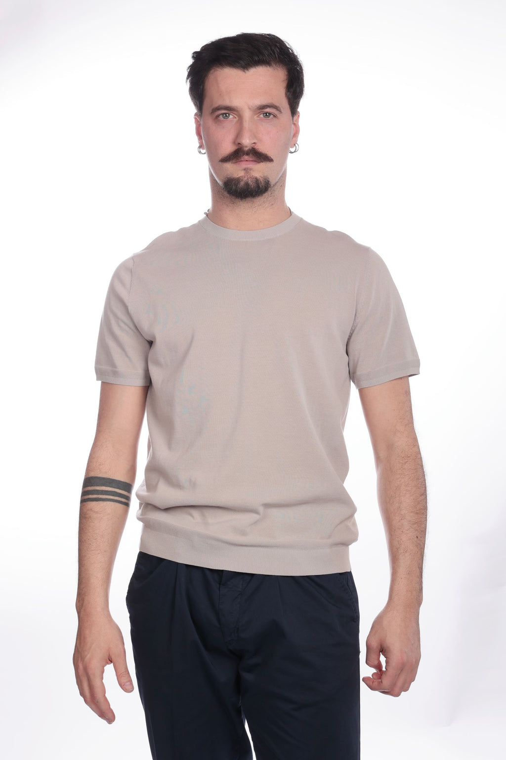 Maglia girocollo tinta unita
