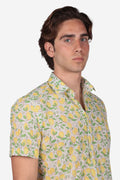 Camicia in cotone mussola fantasia limoni di Positano mezza manica