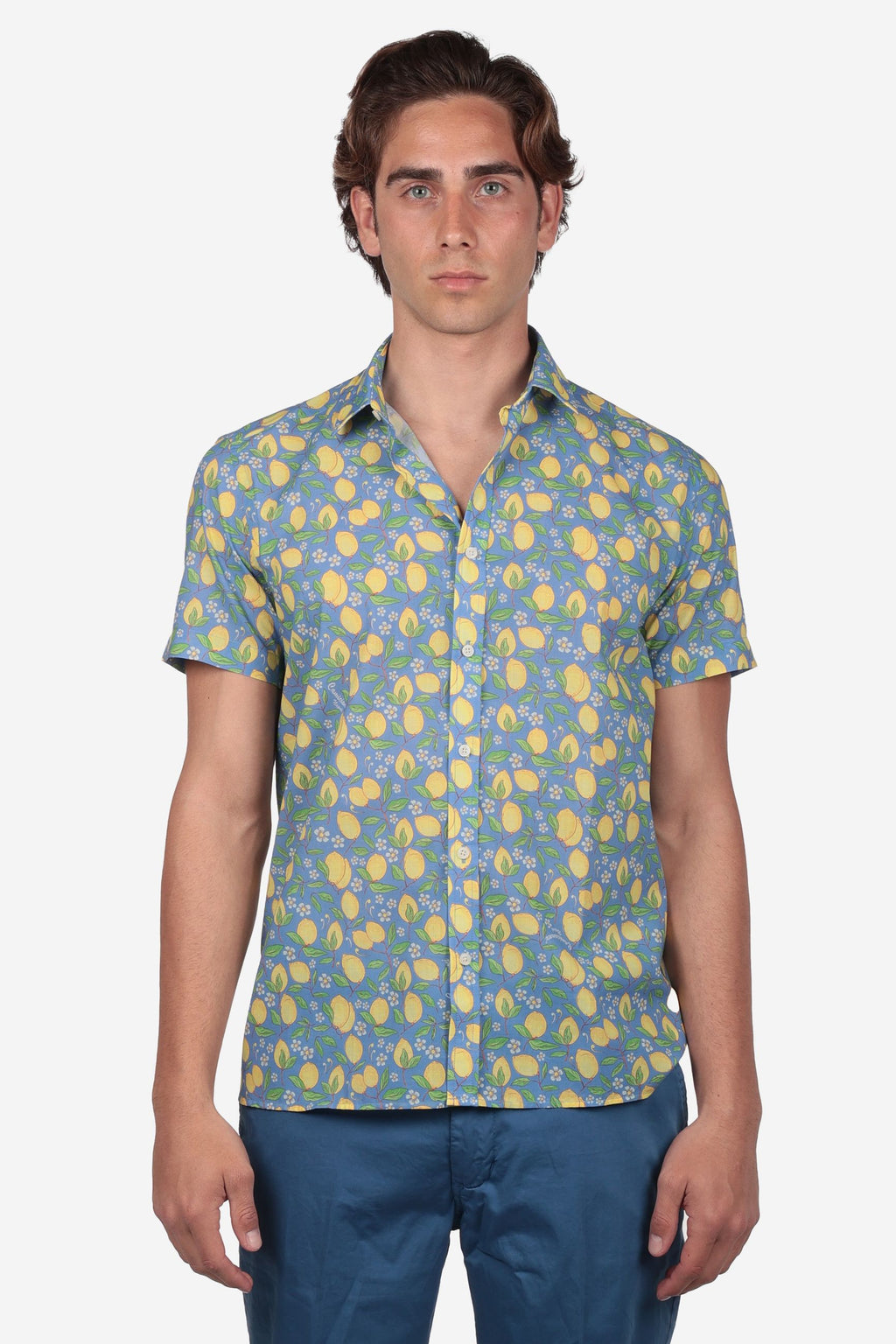 Camicia in cotone mussola fantasia limoni di Positano mezza manica