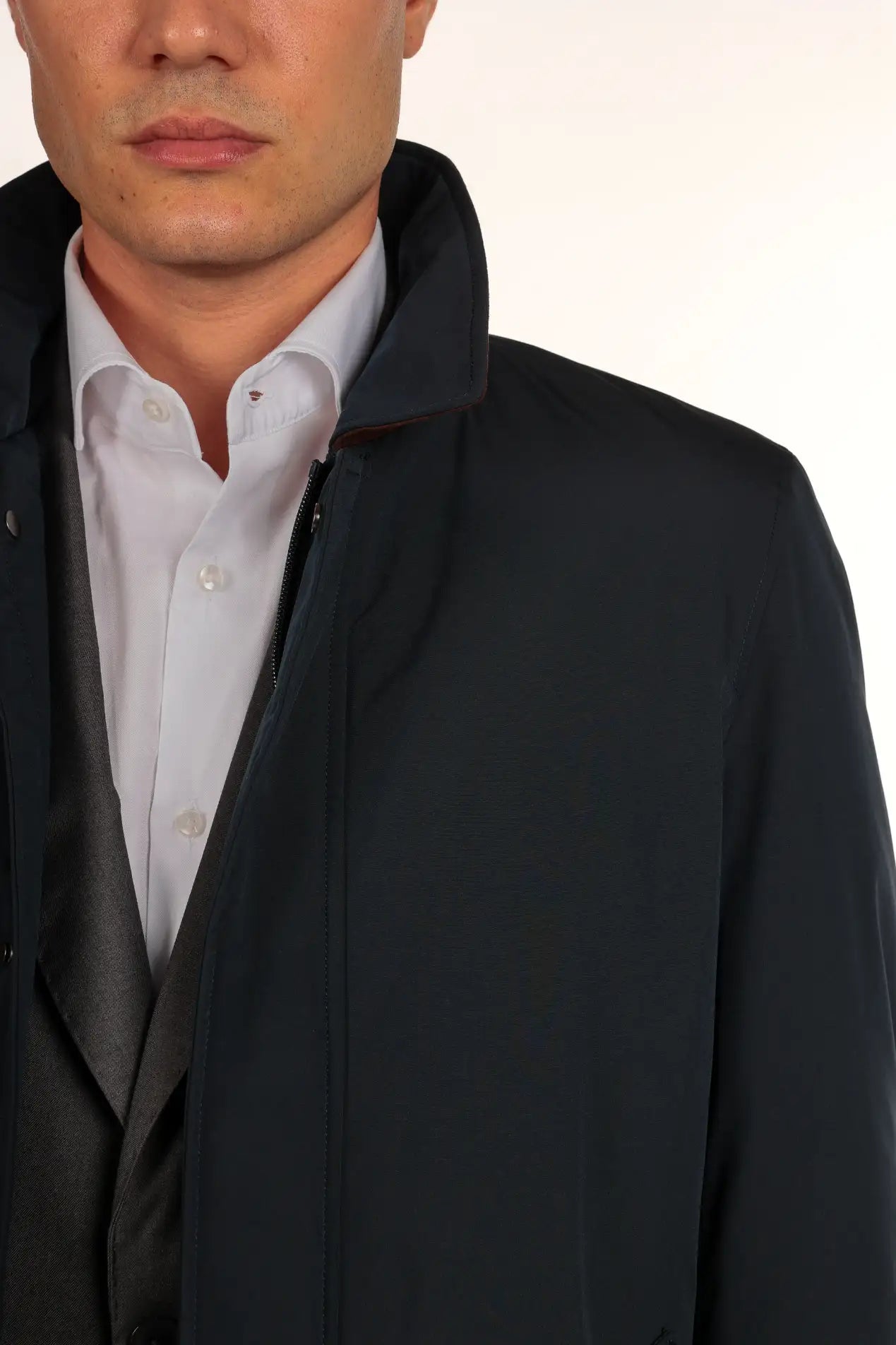 Trench con chiusura zip impermeabile